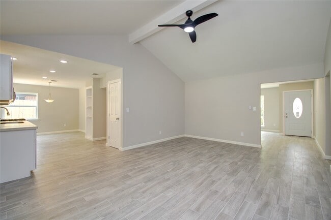 Building Photo - 7902 La Roche Ln