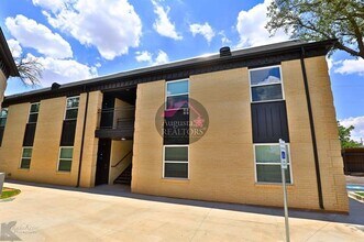 Building Photo - 2800 Sayles Blvd