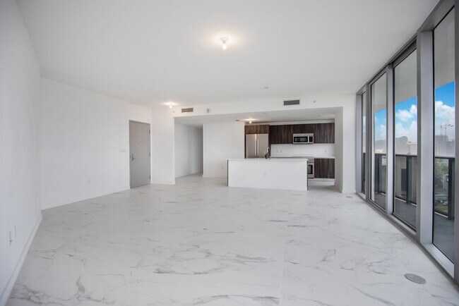 Foto del edificio - 488 NE 18th St