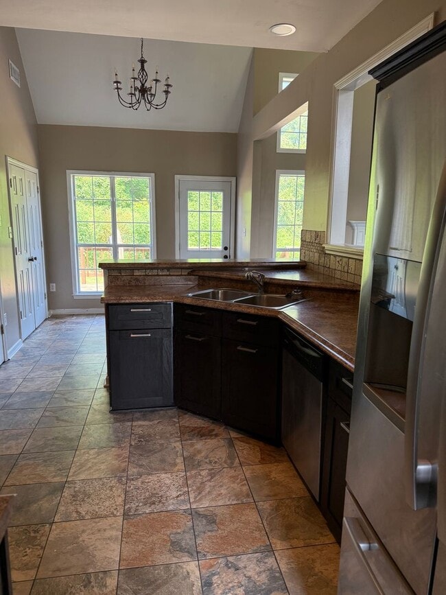 Building Photo - Beautiful 3 Bedroom 2 Bath in country setting