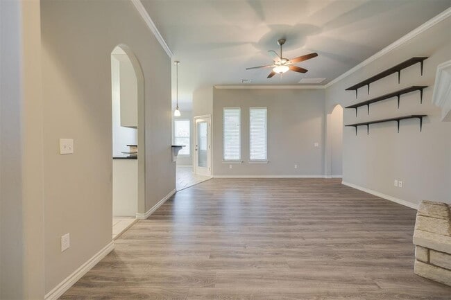 Building Photo - 3812 Presidio Cir