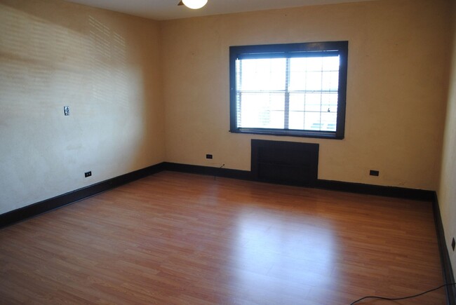 Building Photo - 1 Bedroom Downtown Opelika Apartment