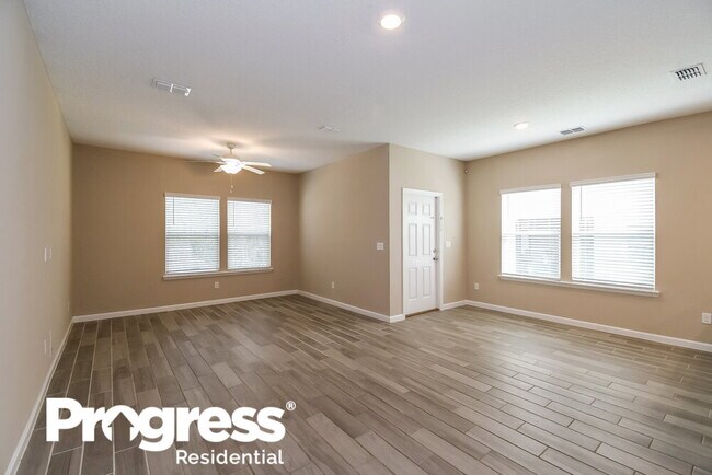 Foto del edificio - 345 Cherry Ridge Dr