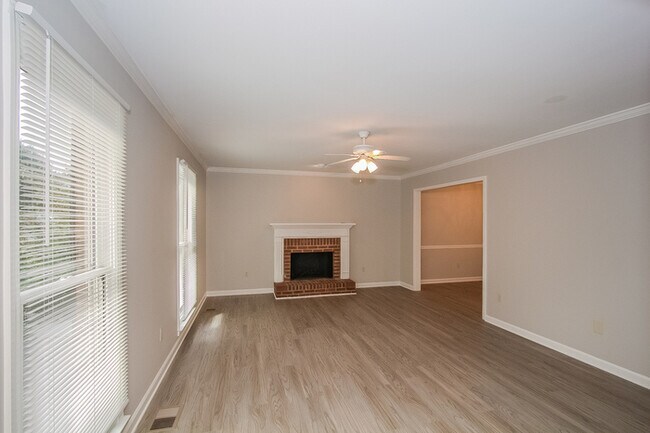 Building Photo - 3501 Eastpines Way