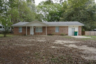 Building Photo - 6115 Willow Ln N