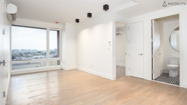 Building Photo - 1068 Fulton St