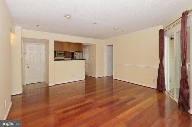 Building Photo - 1524 Lincoln Way