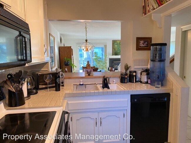 Building Photo - 2 br, 1.5 bath House - 107 Rockwood Way
