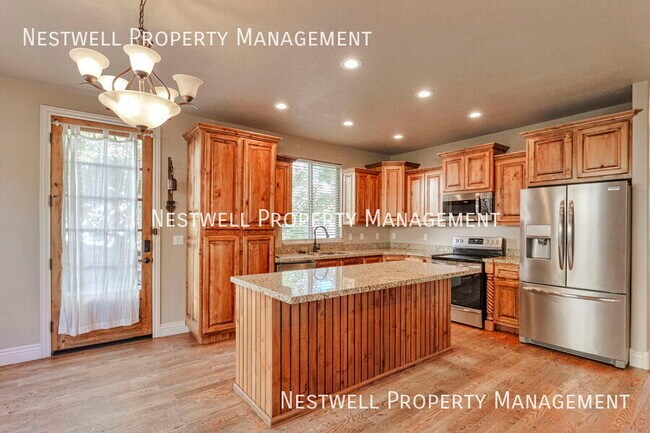 Building Photo - 1637 E 2400 N