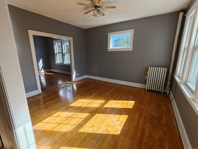 Building Photo - 42 Groton St
