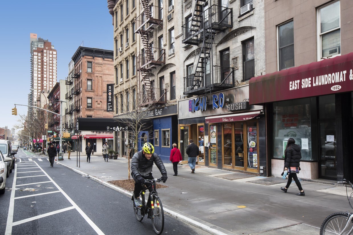 Nuevo carril para bicicletas - 1694 2nd Ave