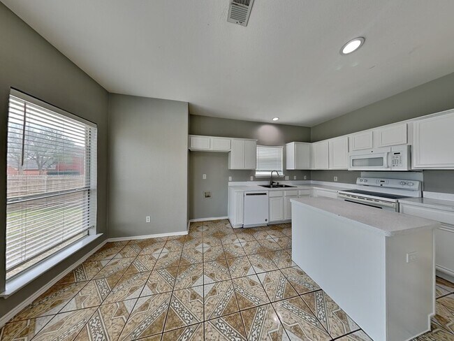 Building Photo - 832 Serenity Dr