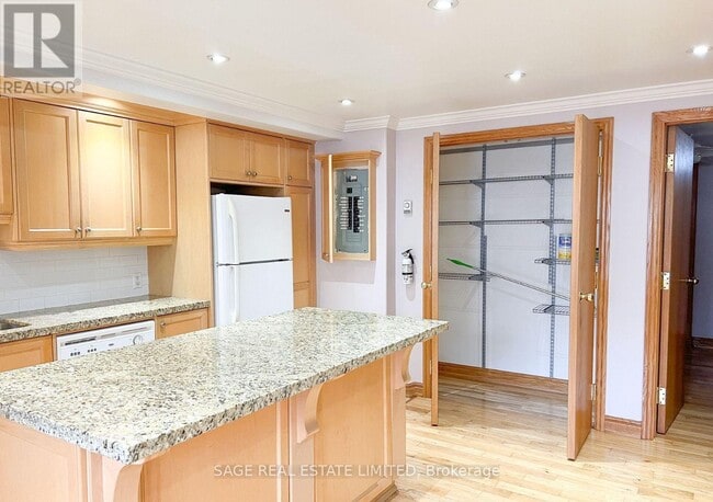 Building Photo - 50 Jane St