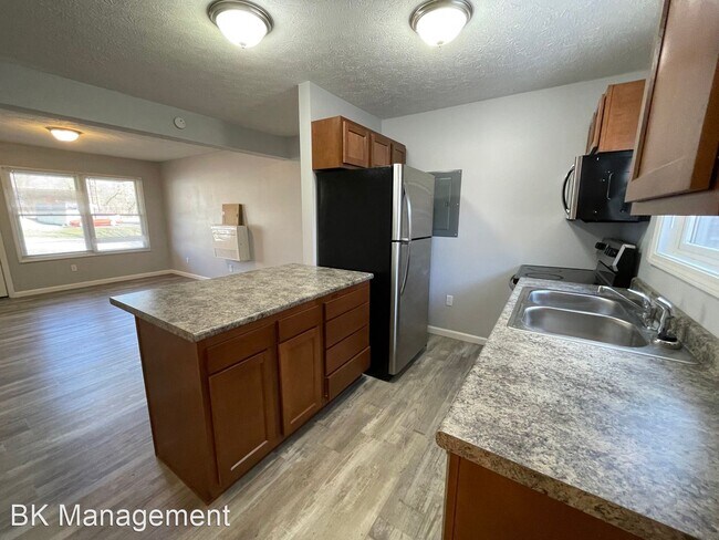 Building Photo - 2 br, 1.5 bath House - 701 Indian Springs ...