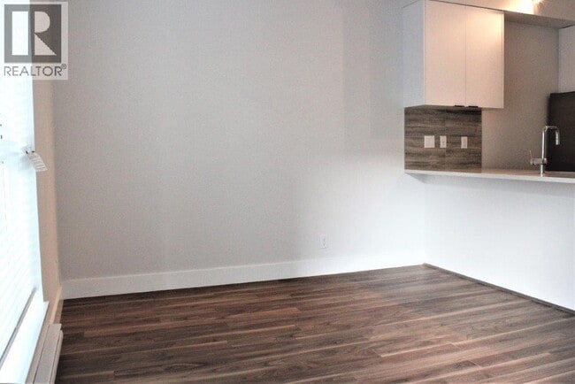 Building Photo - 5355 Lane St