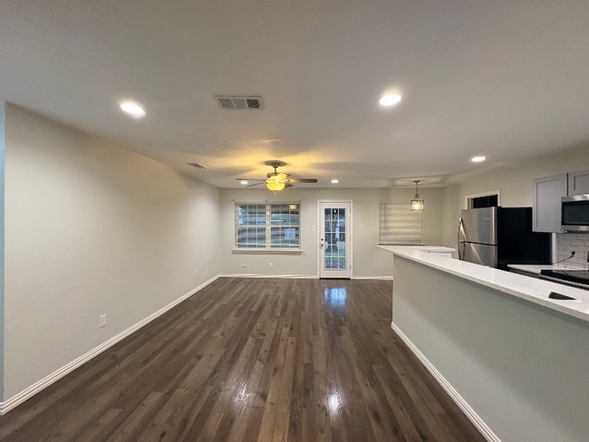 Building Photo - 710 McDivitt Dr