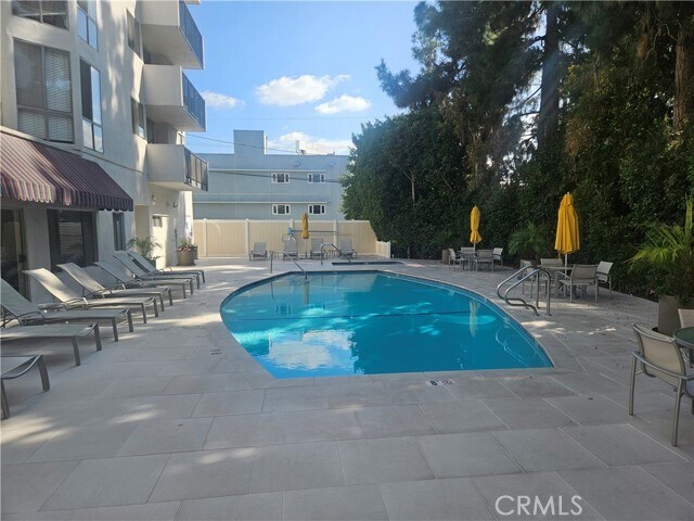 Building Photo - 8530 Holloway Dr