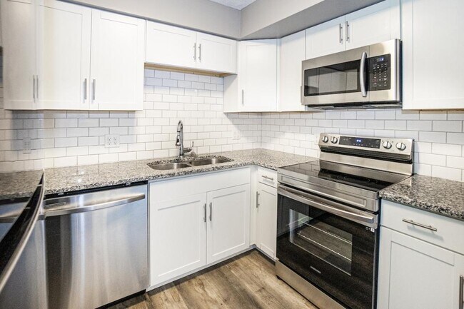 Building Photo - 11921 Golden Blvd