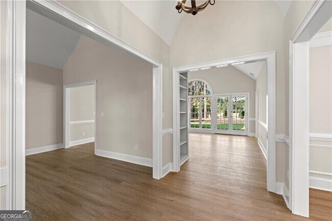 Building Photo - 535 Aston Hall Way
