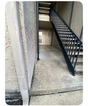 Building Photo - 10855 Meadowglen Ln