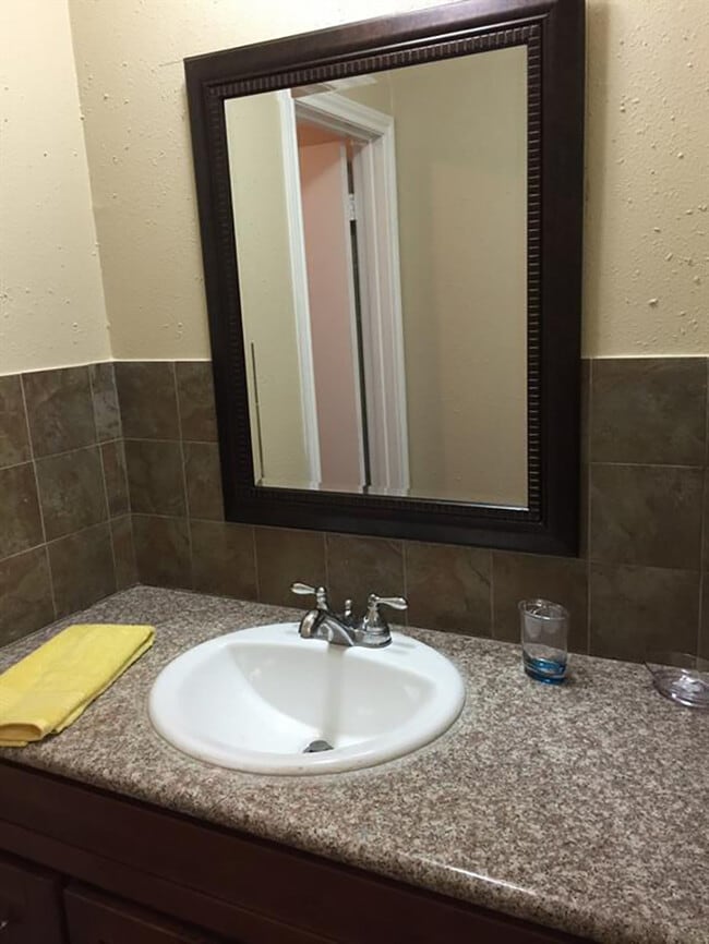 Building Photo - 1413 April Villas