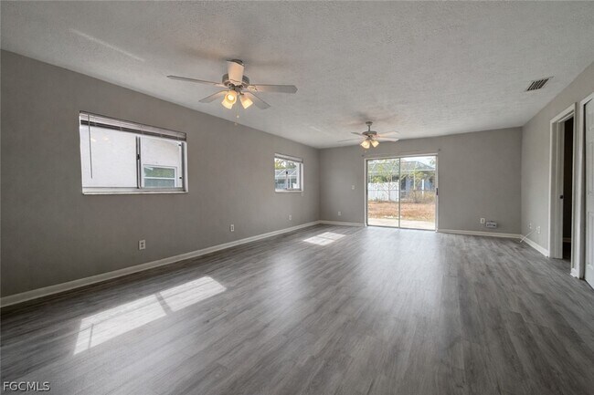 Foto del edificio - 1718 SW Santa Barbara Pl