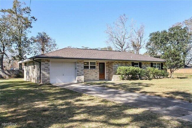 Building Photo - 3 br, 2 bath House - 226 Monsanto Ave