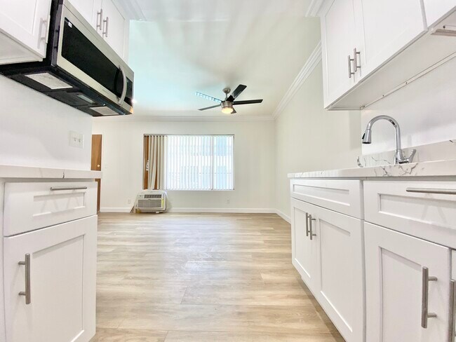 Foto del edificio - 20445 Saticoy St