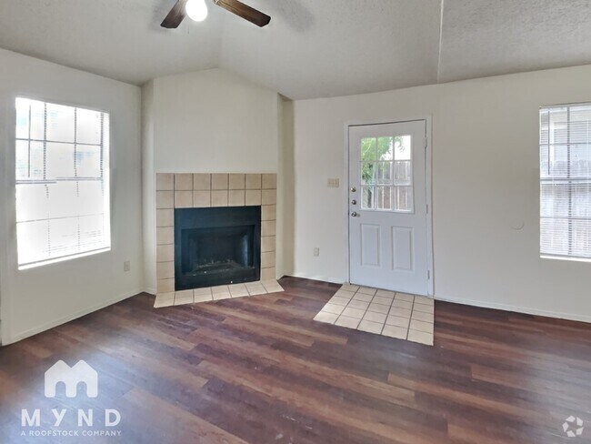 Building Photo - 2214 Creekside Ln