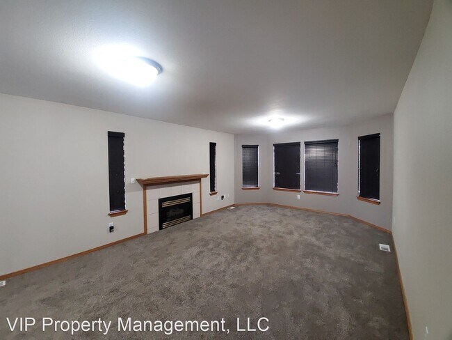 Building Photo - 4 br, 2.5 bath House - 3104 N. 8th Street