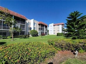 Building Photo - 3774 Inverrary Blvd