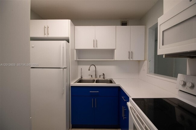 Foto del edificio - 10365 N Kendall Dr