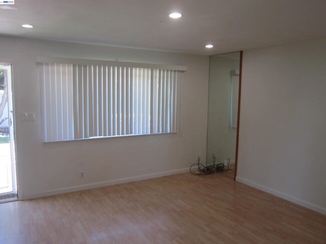 Building Photo - 157 Hanna Terrace