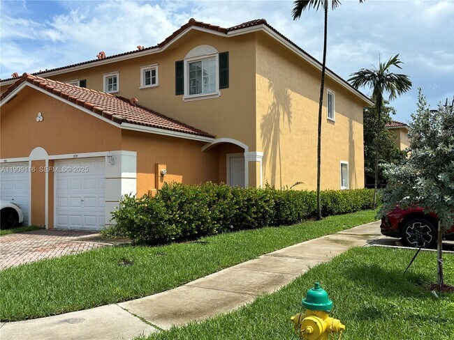 Foto del edificio - 570 St Michelle Way