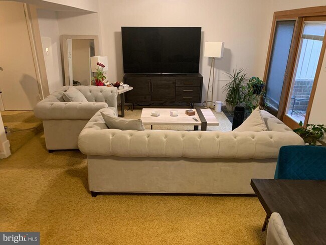 Foto del edificio - 5800 Edson Ln
