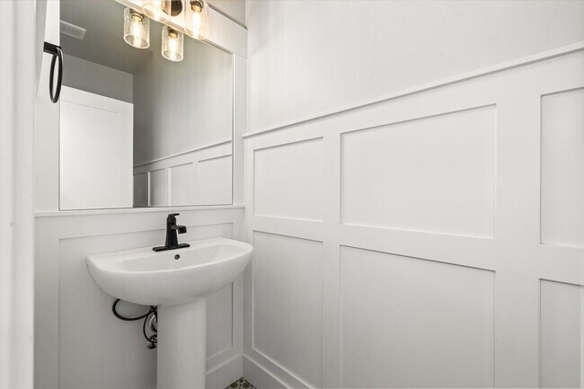 Foto del edificio - Luxury 4-Bedroom Home for Rent in Dry Cree...