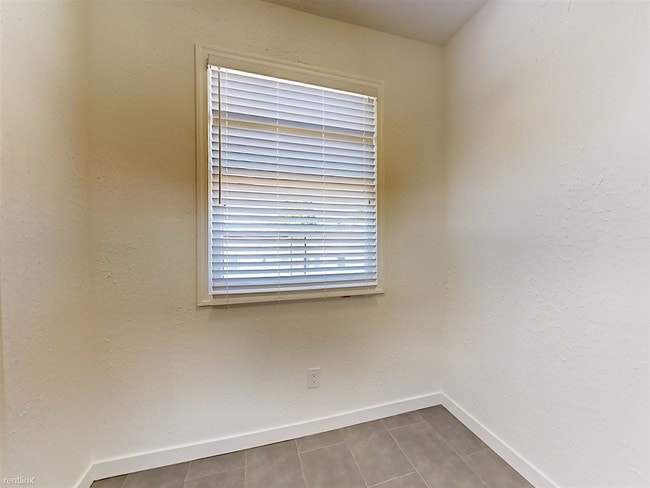 Building Photo - Studio, 1 bath House - 77 Glen Ave Apt 307