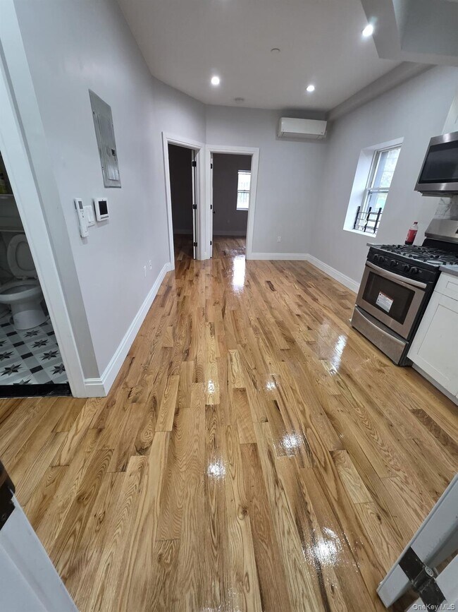 Foto del edificio - 91 E 54th St