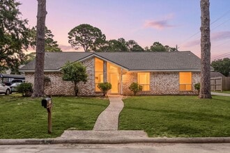 Building Photo - 5923 Pebble Springs Dr