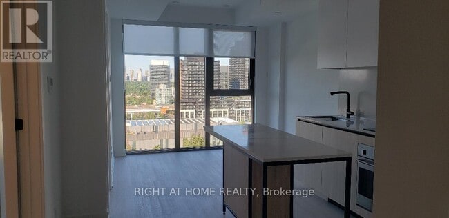 Building Photo - 699 Sheppard Ave E
