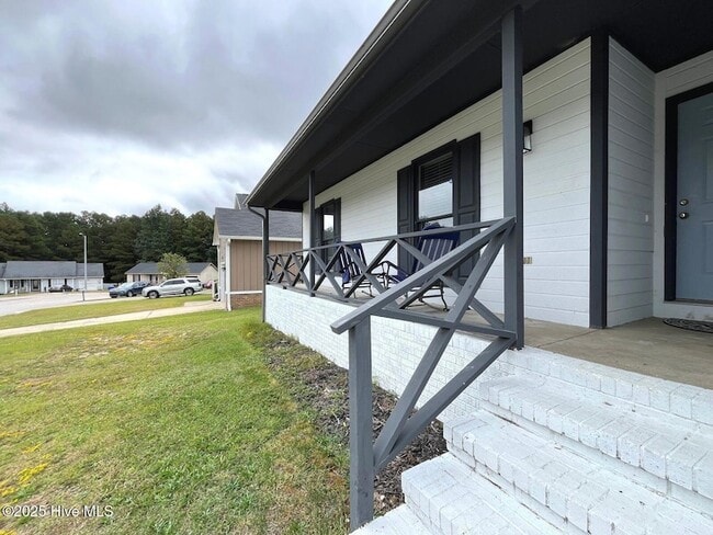 Foto del edificio - 5721 Randleman St