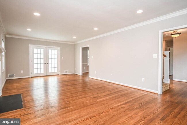 Foto del edificio - 1211 Vinita Ln