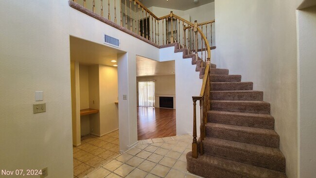 Foto del edificio - 2 Story home with 4 Bedrooms