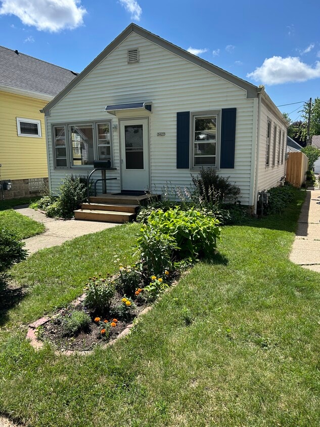 Primary Photo - 3427 S California St