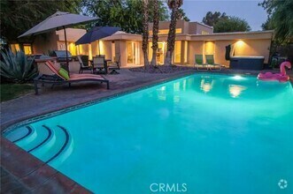 Building Photo - 576 E Desert Holly Cir
