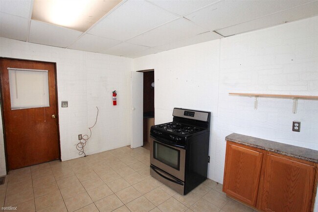 Building Photo - 2234 Evaline St