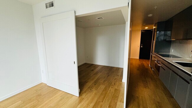 Dormitorio moderno - 1808 Minor Ave