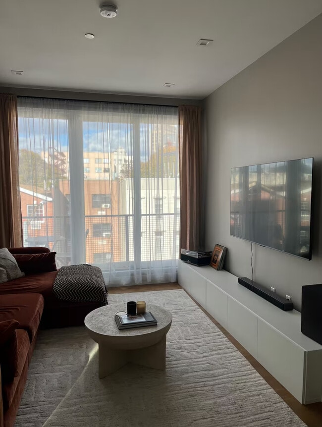 Foto del edificio - 864 Madison St