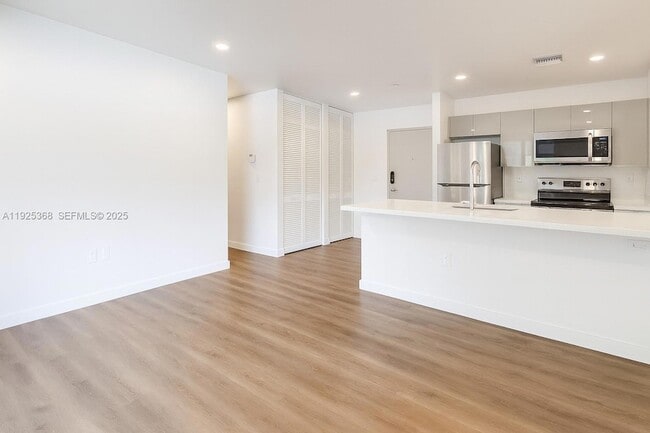 Foto del edificio - 1950 Fletcher St