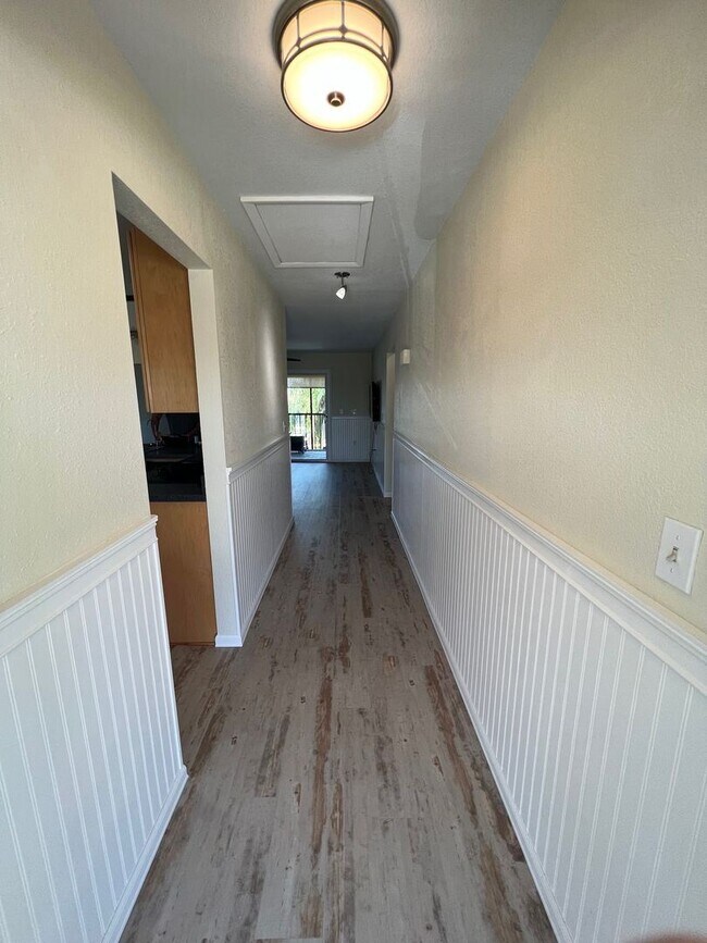 Building Photo - 2 br, 1 bath House - 1335 Mineo Drive